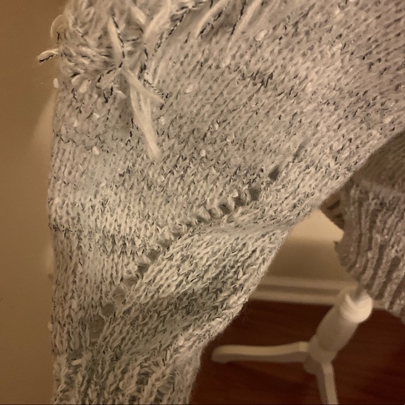 Charlotte Russe-Light Gray Sweater - Picture 4 of 7